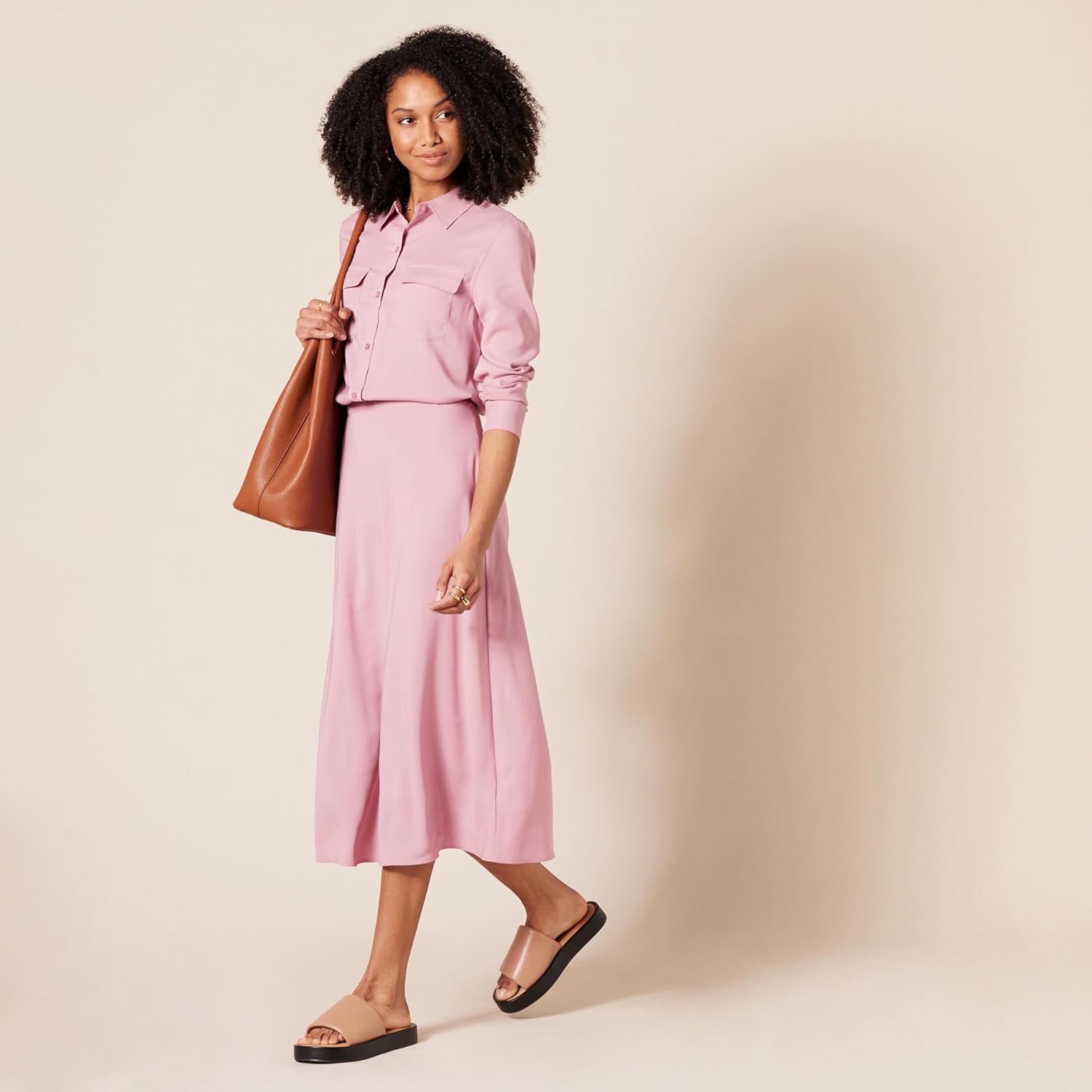 Amazon Essentials Women's Georgette Long Sleeve Relaxed-Fit Pockets Shirt - Image 4