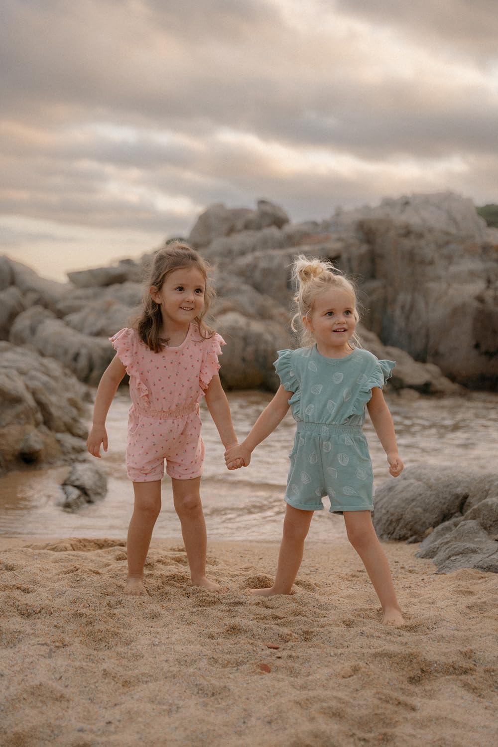 Little Dutch CL25034411 Jumpsuit ärmellos mit Rüschen Frottee - Sunny Flowers Blush (Gr. 86/92)