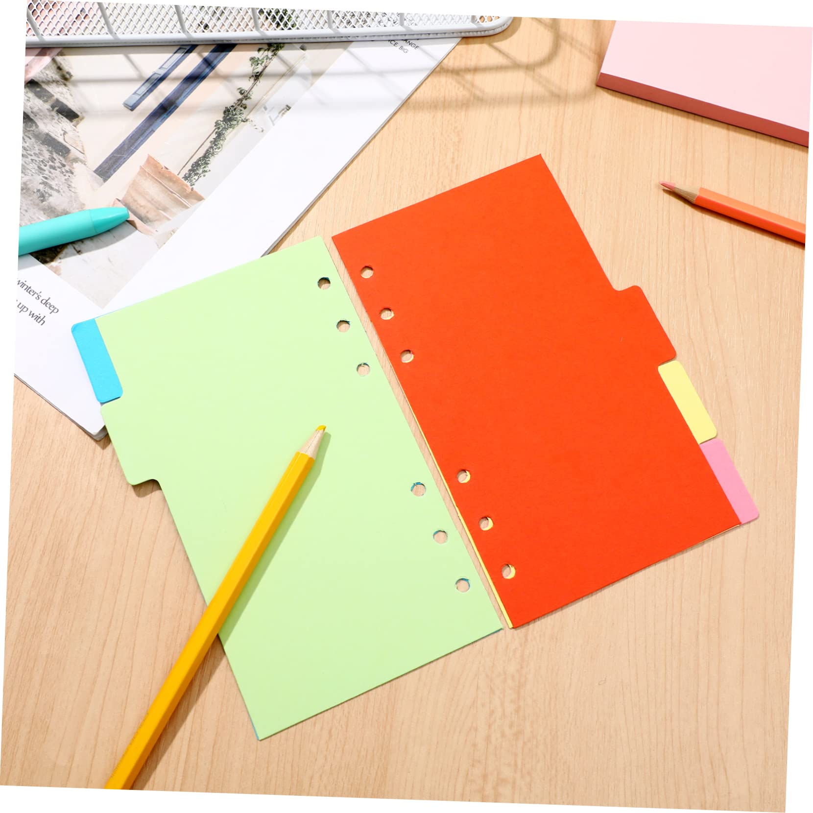 HOMSFOU 60 Sätze Trennblätter Set Teilig Bunte Registerkarten für Ringbuch Notizbuch Stabiles Kartonpapier Geeignet für Schule Büro und Alltag Zufällige Farbe