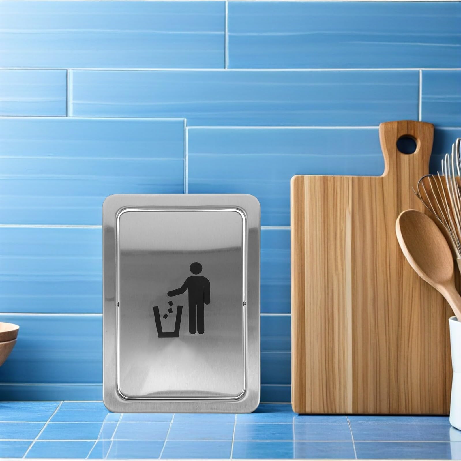 BETOOKY Coperchio Bidone Spazzatura Incassato in Acciaio Inox con Sportello Girevole e Logo Identificativo, Copertura per Rifiuti da Incasso su Piano di Lavoro, per Cucina e Bagno,
