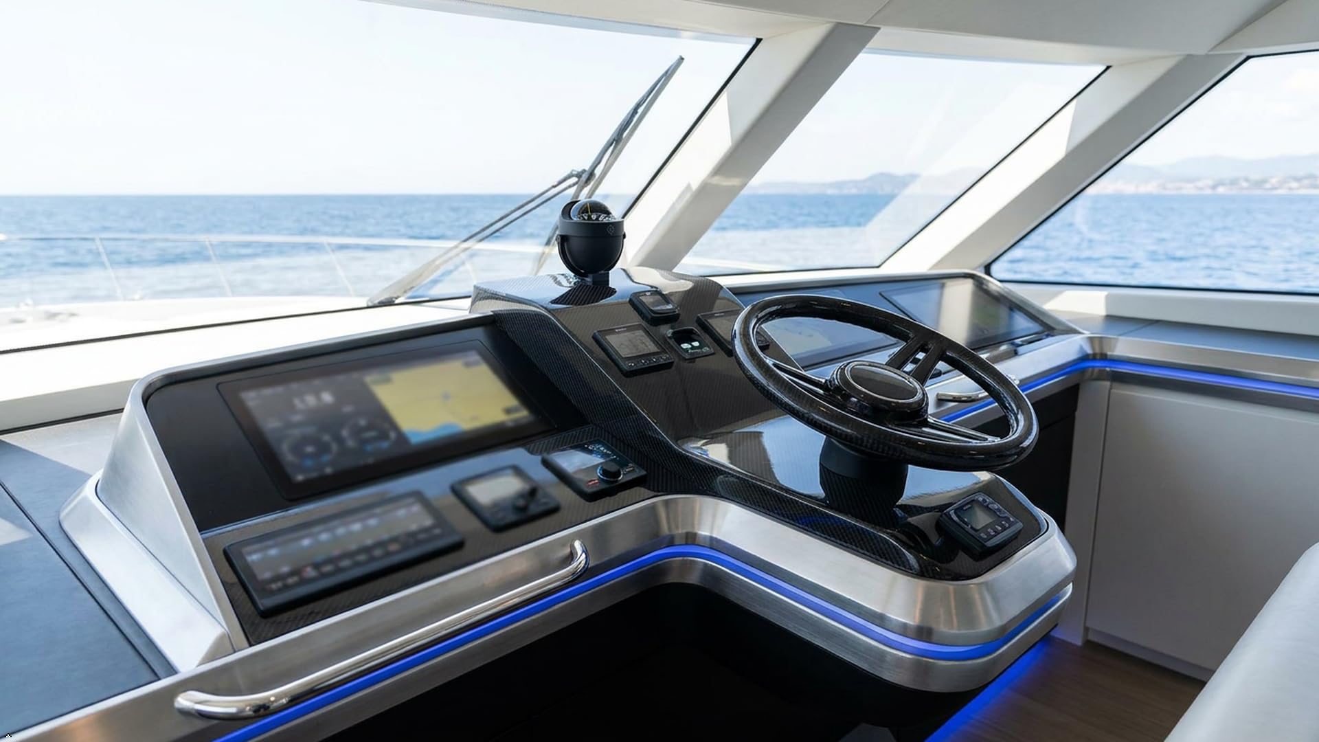 Autonautic - C12-002 - Compas Marin sur Étrier pour Bateaux à Moteur ou à Voile, et Bateaux de Sauvetage - 2080mm (La) x 2080mm (Lo) x 1486mm (H)