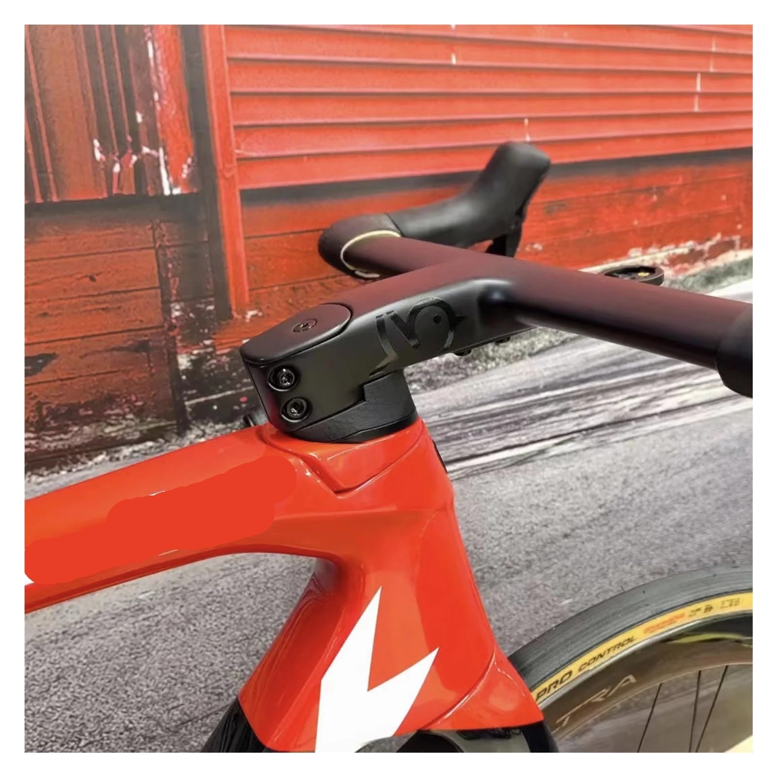Manubrio per Bici da Strada T1100, 260 g, Passaggio Cavi Completamente Interno, 360/380/400/420 mm