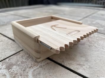Surf Wax Box with Scraper | Comb | Fin Key