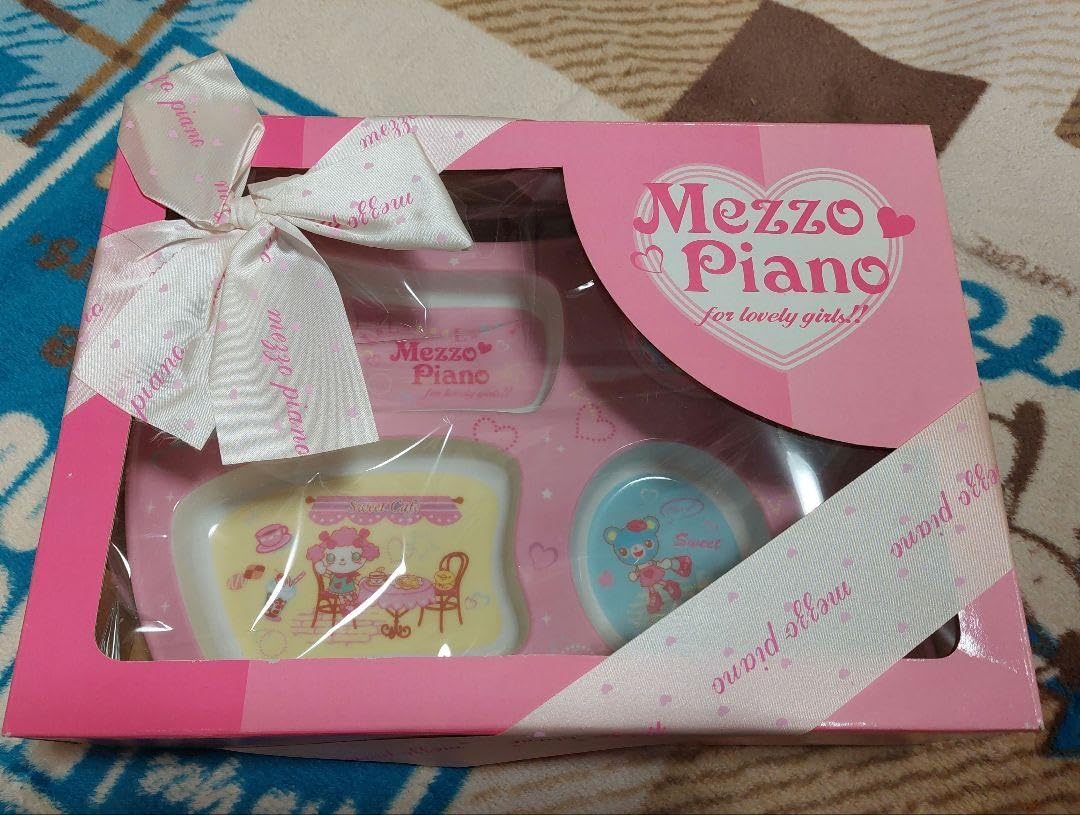 スタジオ エム :: フォセット :: フォセット ランチプレート - マルミツウェブストア / 食器ブランド「スタジオ エム」と「ソボカイ」の公式 オンラインショップ| 陶器・磁器のオリジナル食器 Mezzo Piano メゾピアノ ランチプレートセット ランチトレー ミミポポ ノベルティ