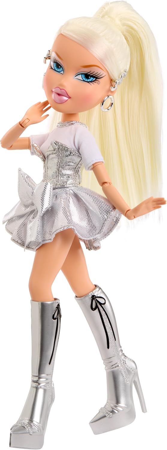 Bratz Charmz Cloe Fashion Doll with Collectible Charm Bracelet - Image 15