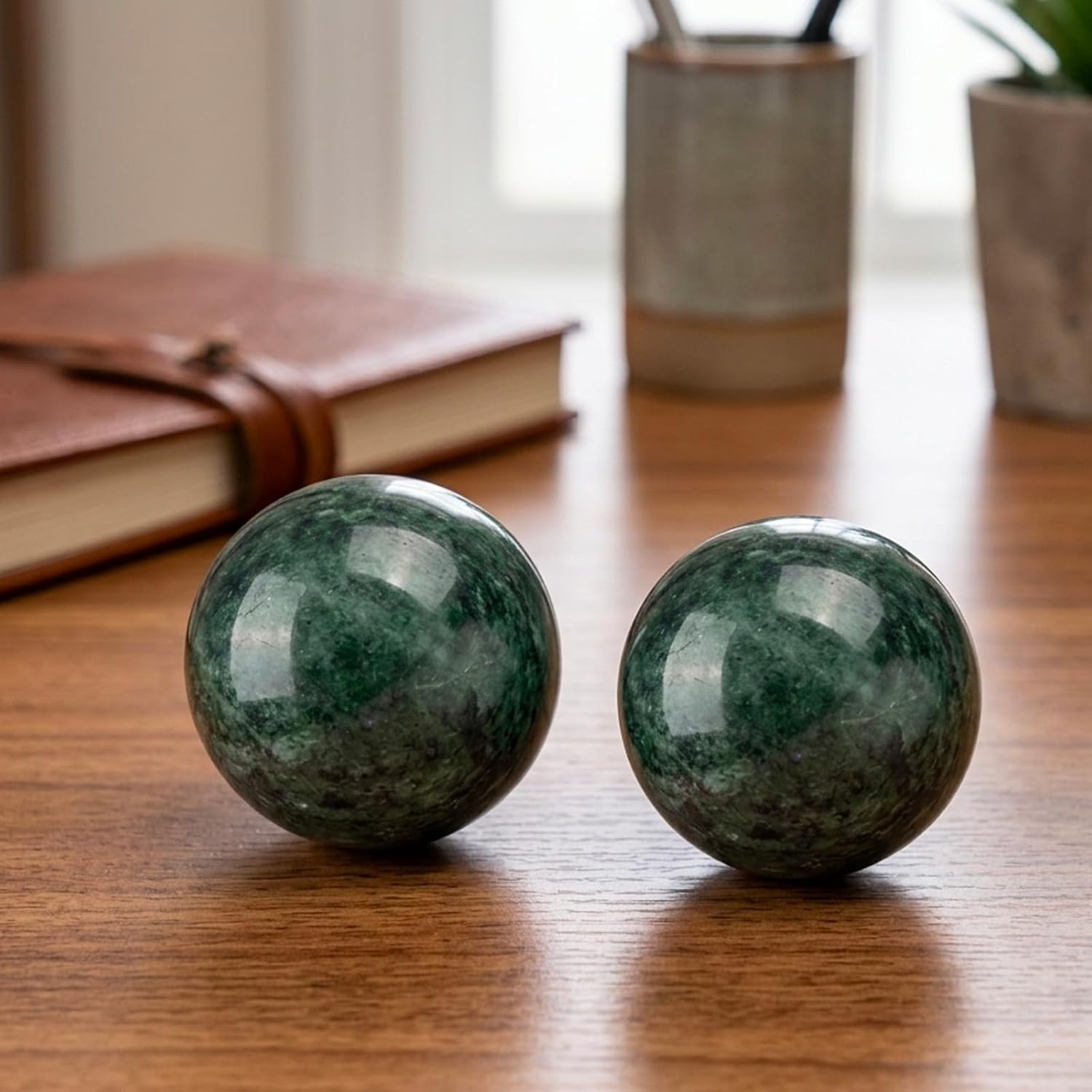 2 PCS Baoding Balls, Chinese Medicine Balls, Chinese Medicine Balls for Stress Relief and Meditation, Finger Exercise Tools for Office Relaxation, with Carry Bag (1.57 Inch/Green)