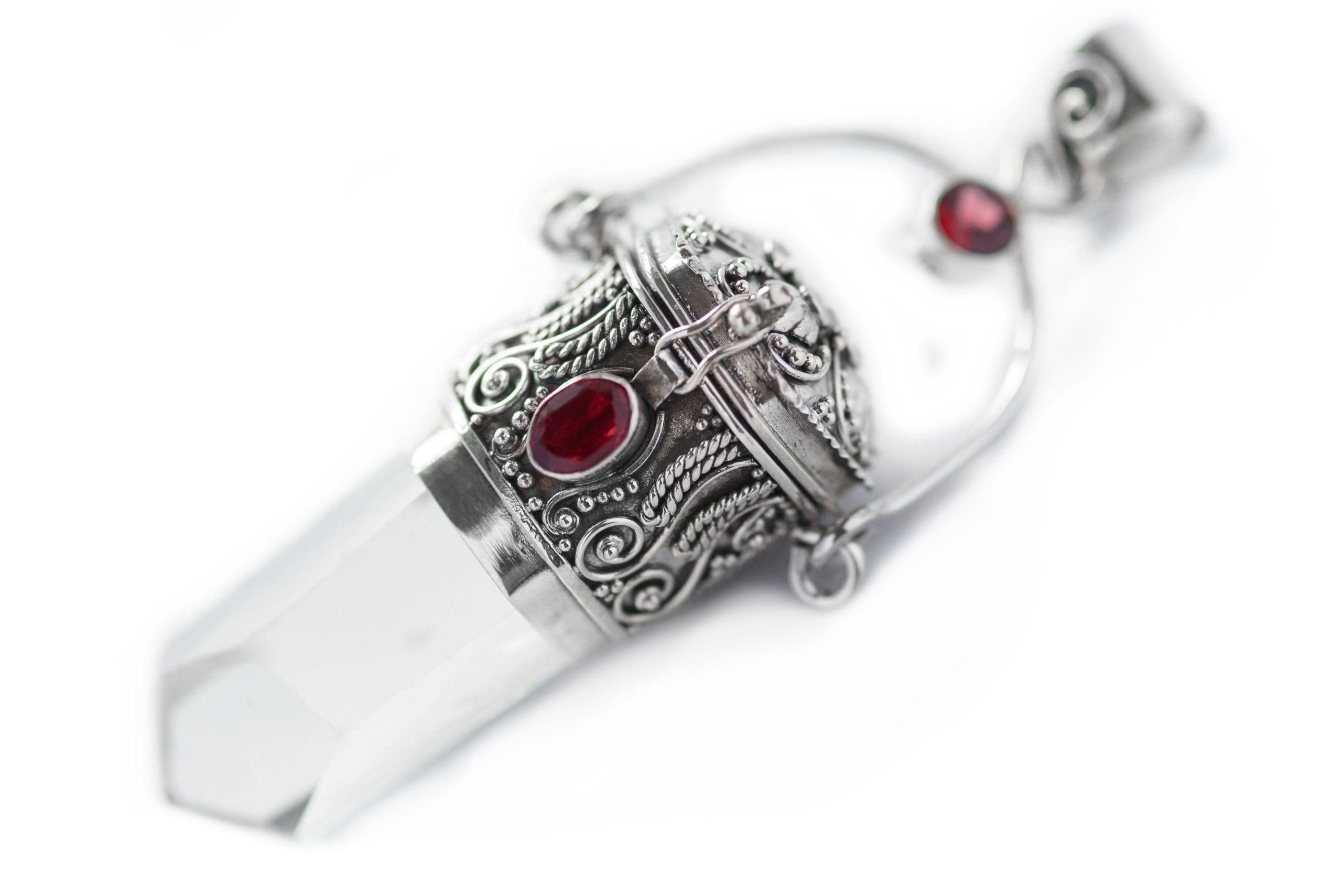 Windalf Schmuck Anhänger ARKENSTEIHN 7.5 cm Bergkristall mit roten Granatsteinen Handarbeit 925 Sterlingsilber