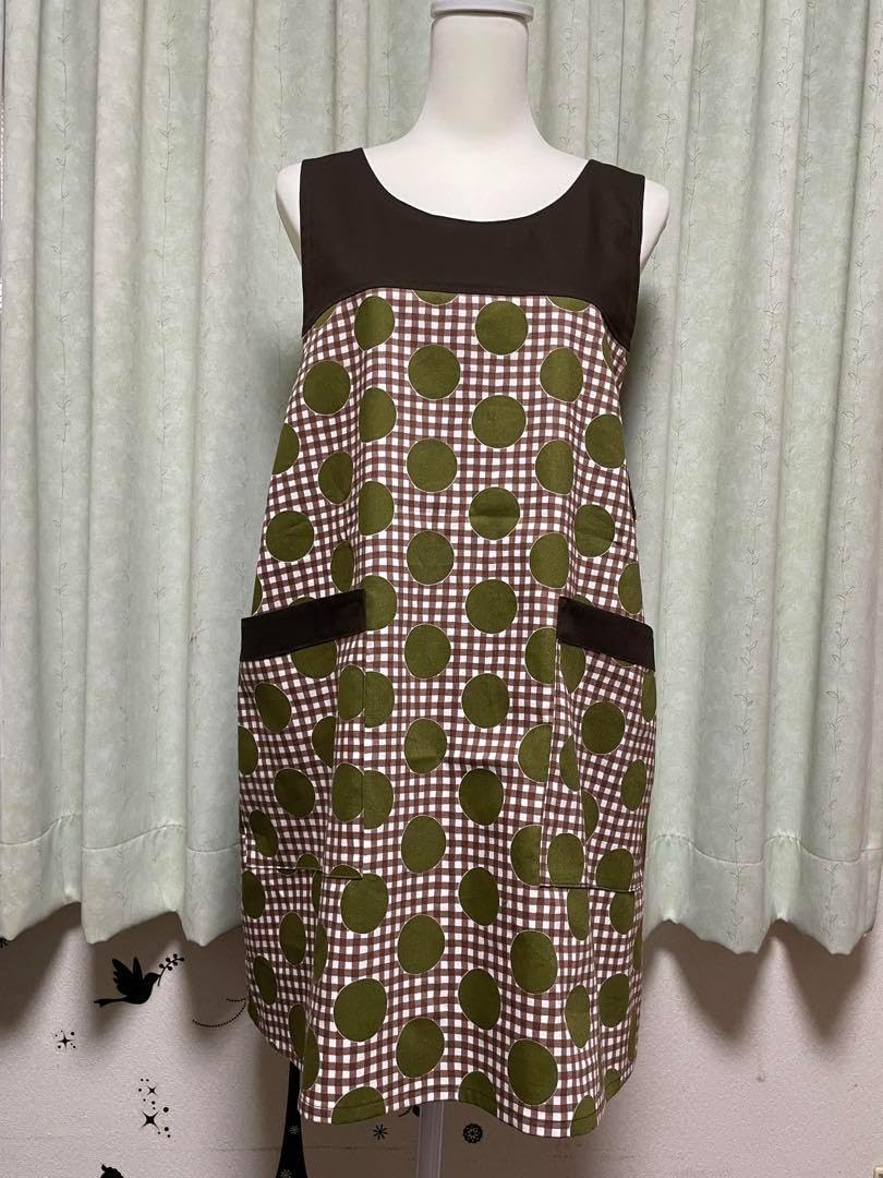 ハンドメイドエプロン保育士 介護士 保育士エプロン - 和裁士の洋裁屋