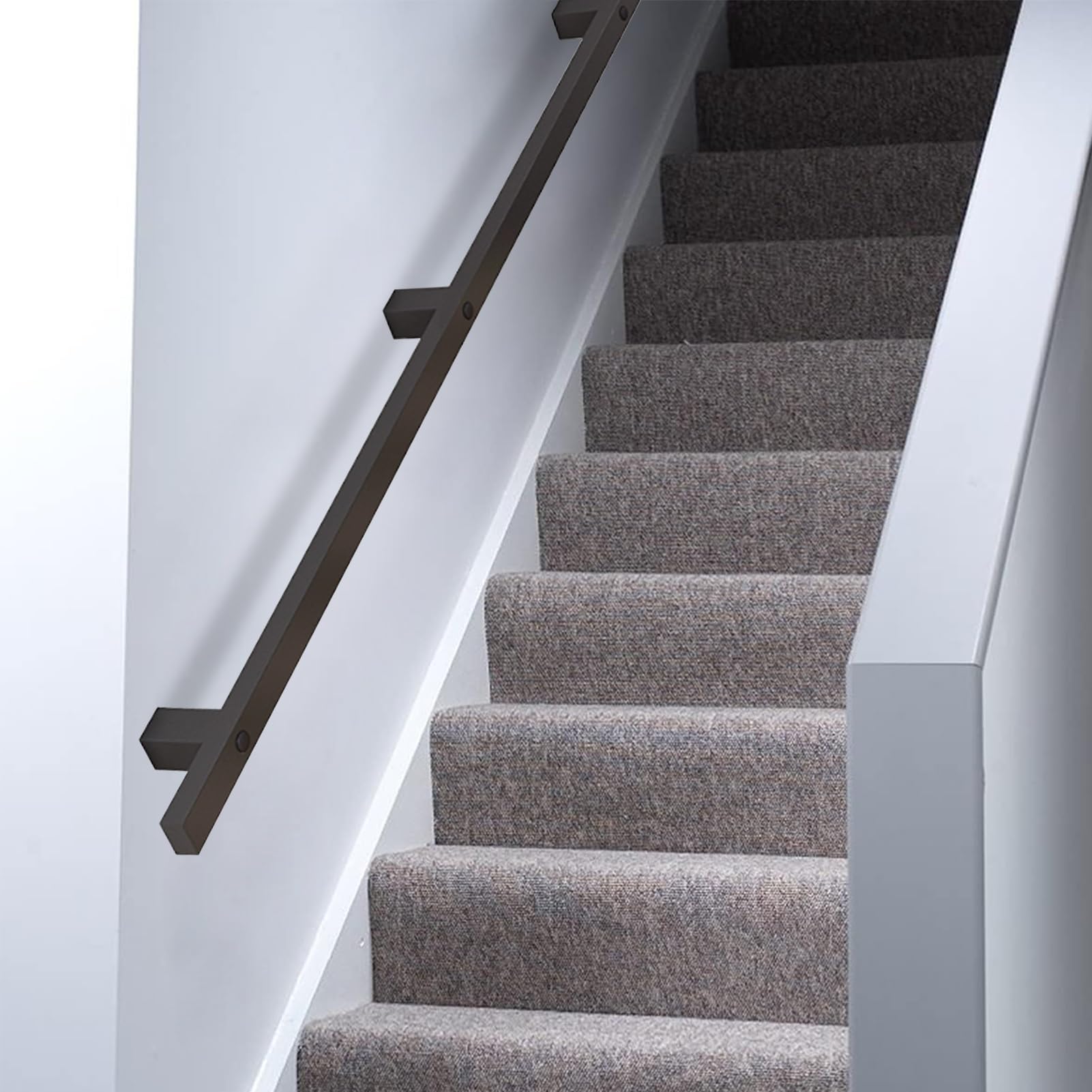 Rampe d'escalier industrielle en métal forgé noir pour marches