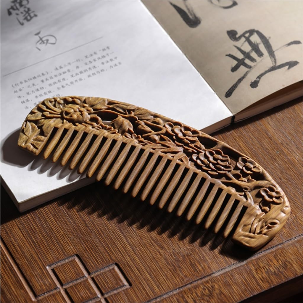 Peruka Grzebień Solid Wood Wide-toothed Comb With Carved Long Hair Comb for Curly Hair Chinese Style Travel Comb, Non-static and Anti-knotting Duże grzebienie do włosów