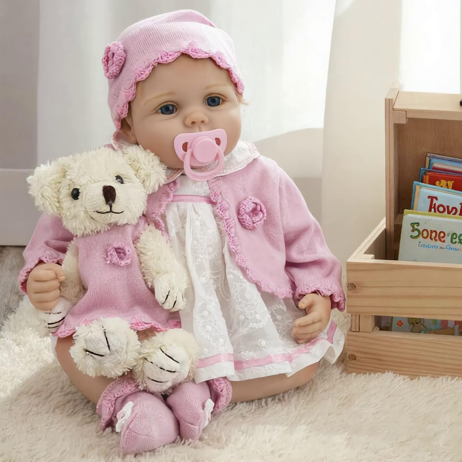 vinyle 22 Zoll Reborn Baby Puppe Mädchen, Lebensechte Stoffgewichteter Körper, Rosa Strickset Mütze & Strickjacke, Passender Teddybär, Realistische Puppe für Sammler und Kinder ab 3 Jahren
