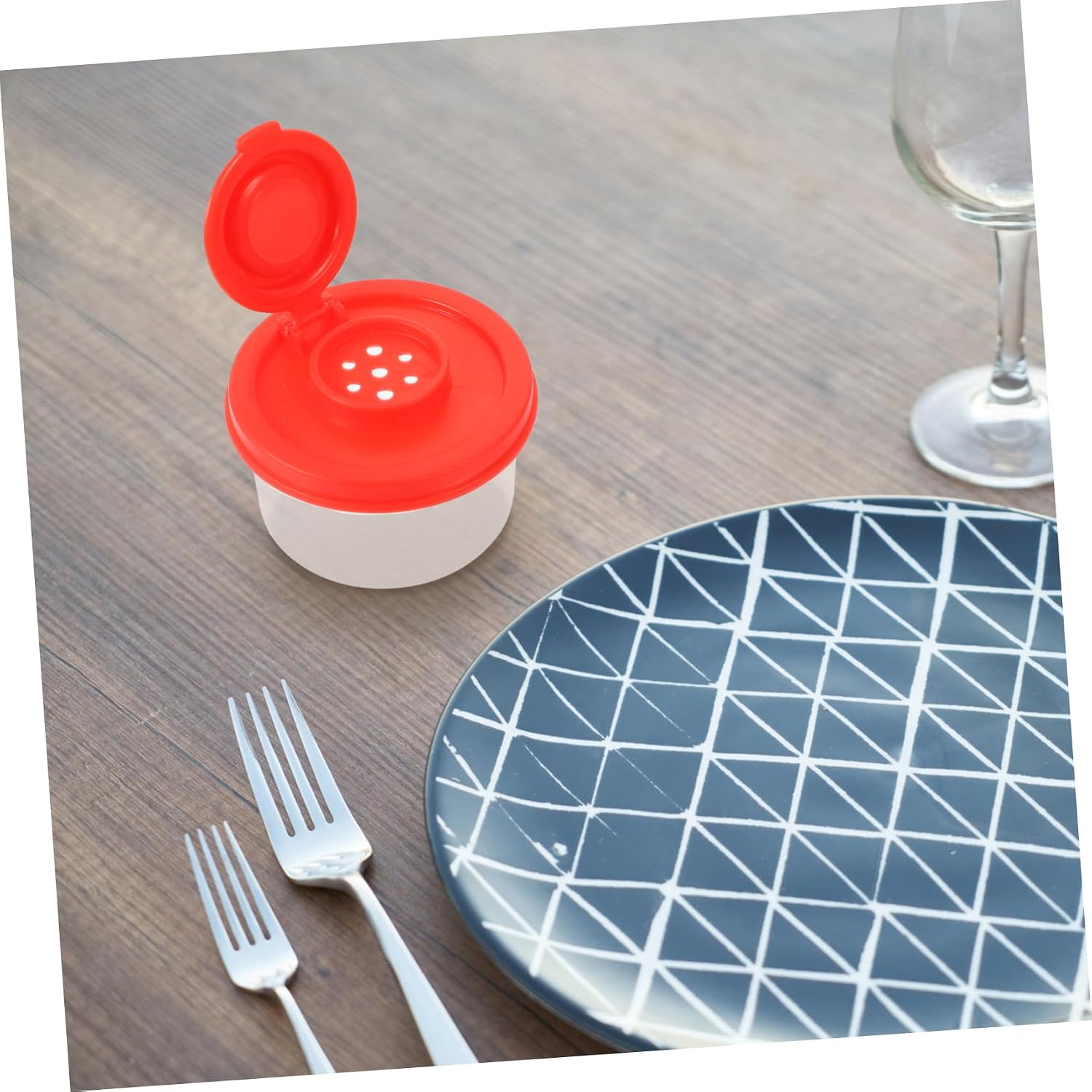 8pcs Plastic Spice Shaker Bottles Mesh for Easy Pouring Airtight Seasoning Container for Salt Pepper and Condiments Compact Design for Kitchen Travel and Outdoor Use
