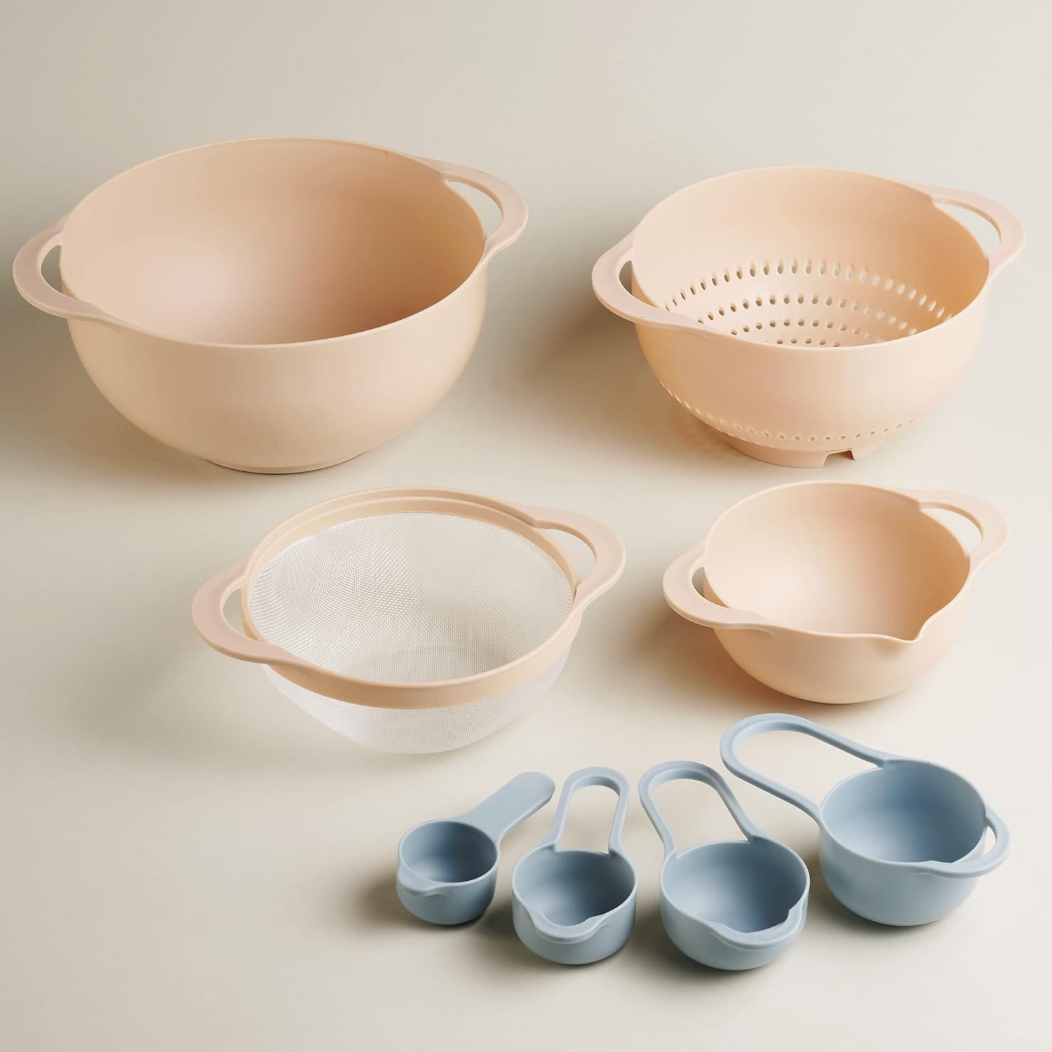 Table Concept Mixing Bowls Set with Measuring Cups and Spoons Set, Sieve Sifter Colander Strainer, Food Storage Bowls - 8 Piece Kitchen Accessories Set