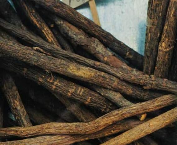 Kyabo Licorice Root Sticks - 100% Pure, Raw all Natural Licorice 8oz / 1/2lb - Assorted Length and Thinner Width - ChewSticks Mulethi Glycyrrhiza Glabra