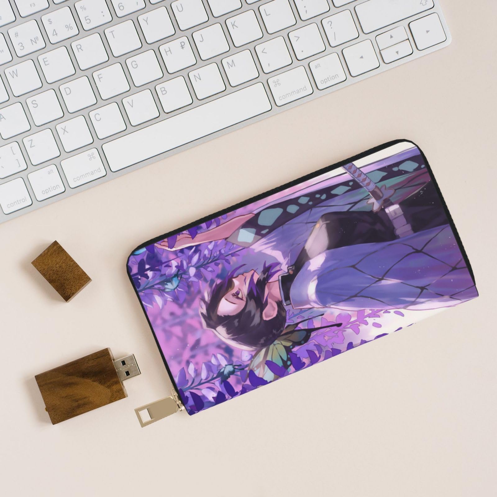 【胡蝶しのぶ】ハッシュタグ　長財布　ラウンドファスナー　ブラック Amazon.co.jp: 財布 鬼滅の刃 虫柱 胡蝶 しのぶ 長財布 レザー