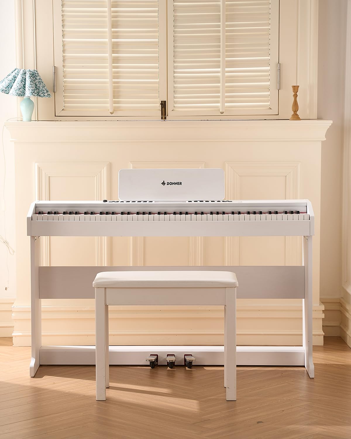 Donner 88 Teclado Piano Ponderado para Principiantes, Piano Digital para el Hogar con Pantalla LCD, Conexión Inalámbrica, 600+ Tonos/Ritmos,Teclado de Piano de Tamaño Completo, DDP-95 Blanco