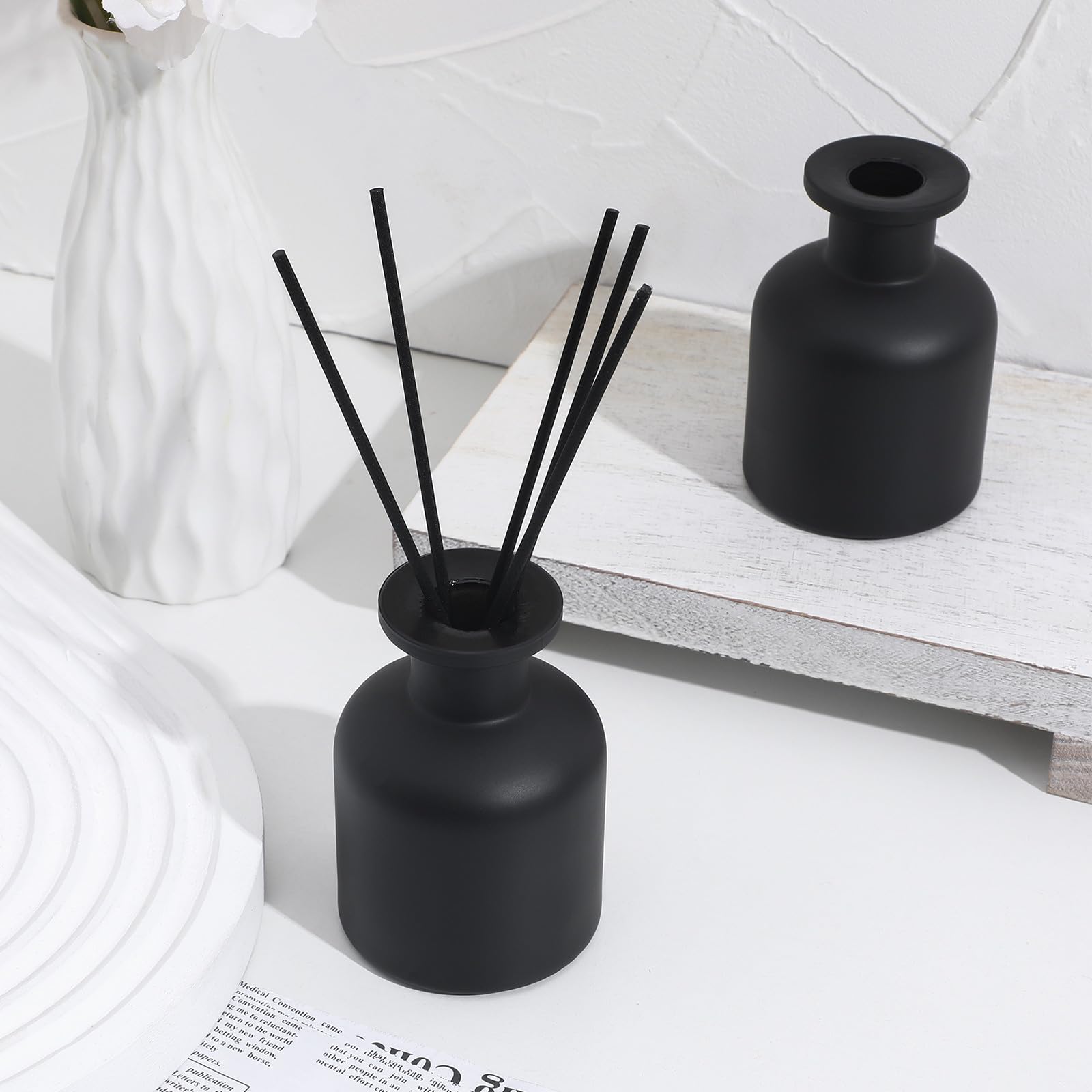 Happyyami Diffusore di Profumo in Vetro Opaco Nero 150 Ml, Confezione da 2 Flaconi, per Aromaterapia in Bagno e Auto, Accessori per Decorazioni Fai da Te