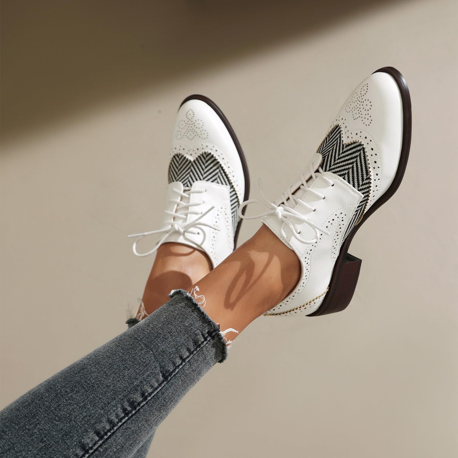 rismart Femmes Classique Lacets Bouts d’Ailes Talon Epais Contrasté Oxford Chaussures Habillées