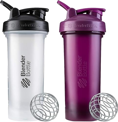 BlenderBottle Classic V2 - Botella mezcladora perfecta para batidos de proteínas y antes del entrenamiento, 28 onzas, los colores pueden variar,