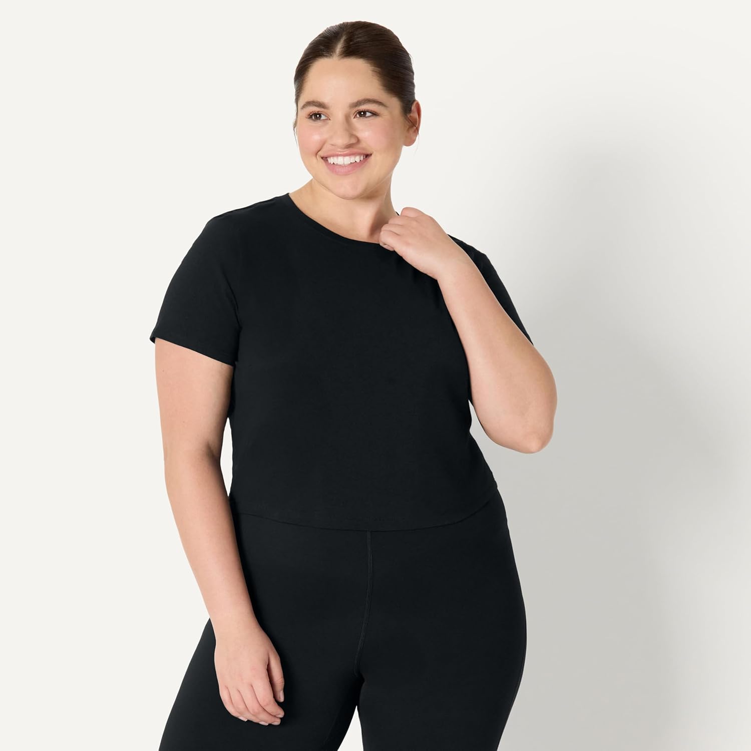 Amazon Essentials Women's Active Soft Cotton Crewneck Short Sleeve Yoga Workout Lightweight Cropped T-Shirt - Image 7