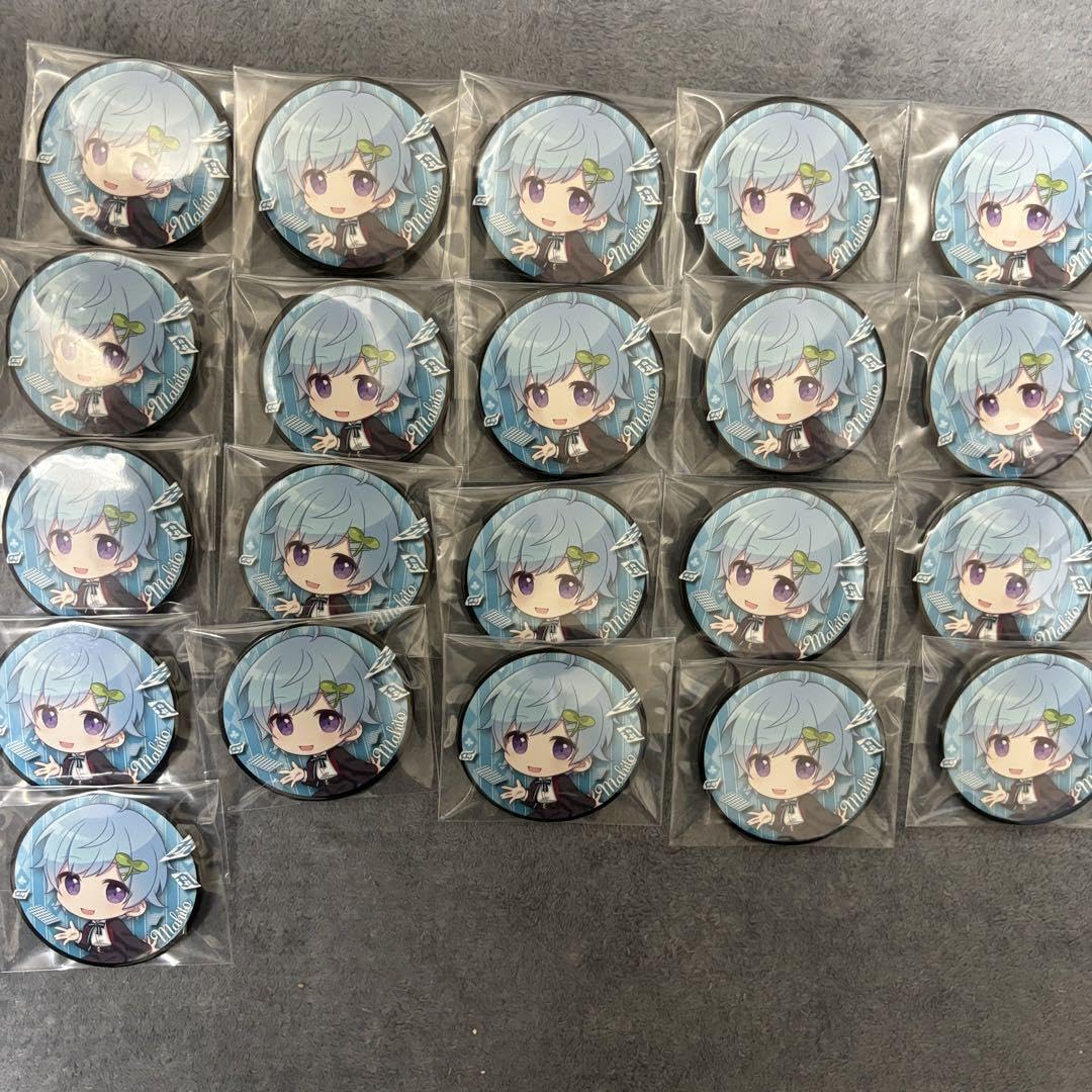 Amazon.co.jp: 騎士A KnightA まひとくん 1st デフォ 缶バッジ : おもちゃ