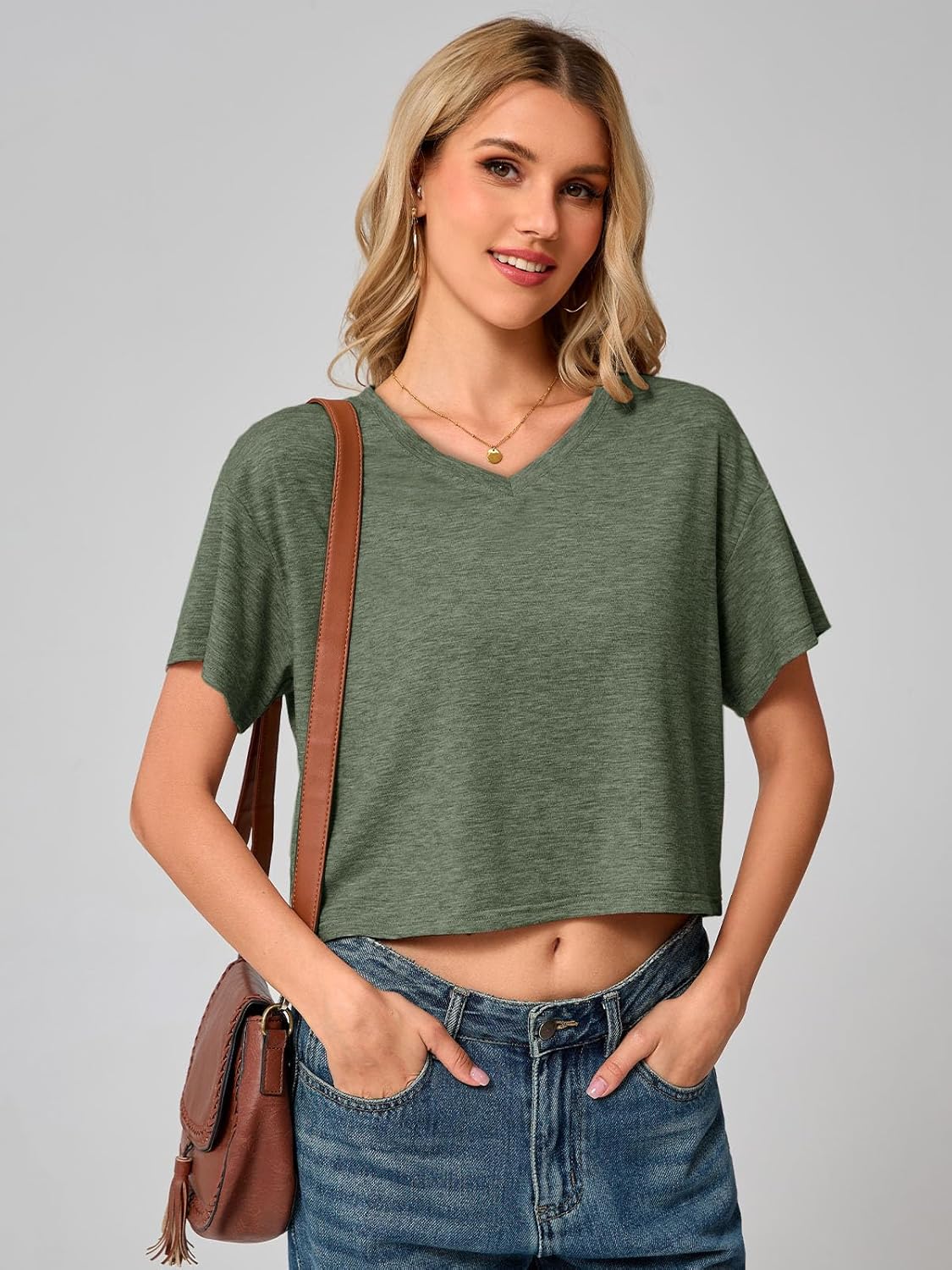 UNCLECAT Women's V Neck Cropped T Shirts Summer Short Sleeve Crewneck Crop Tops Solid Basic Tees - Image 4