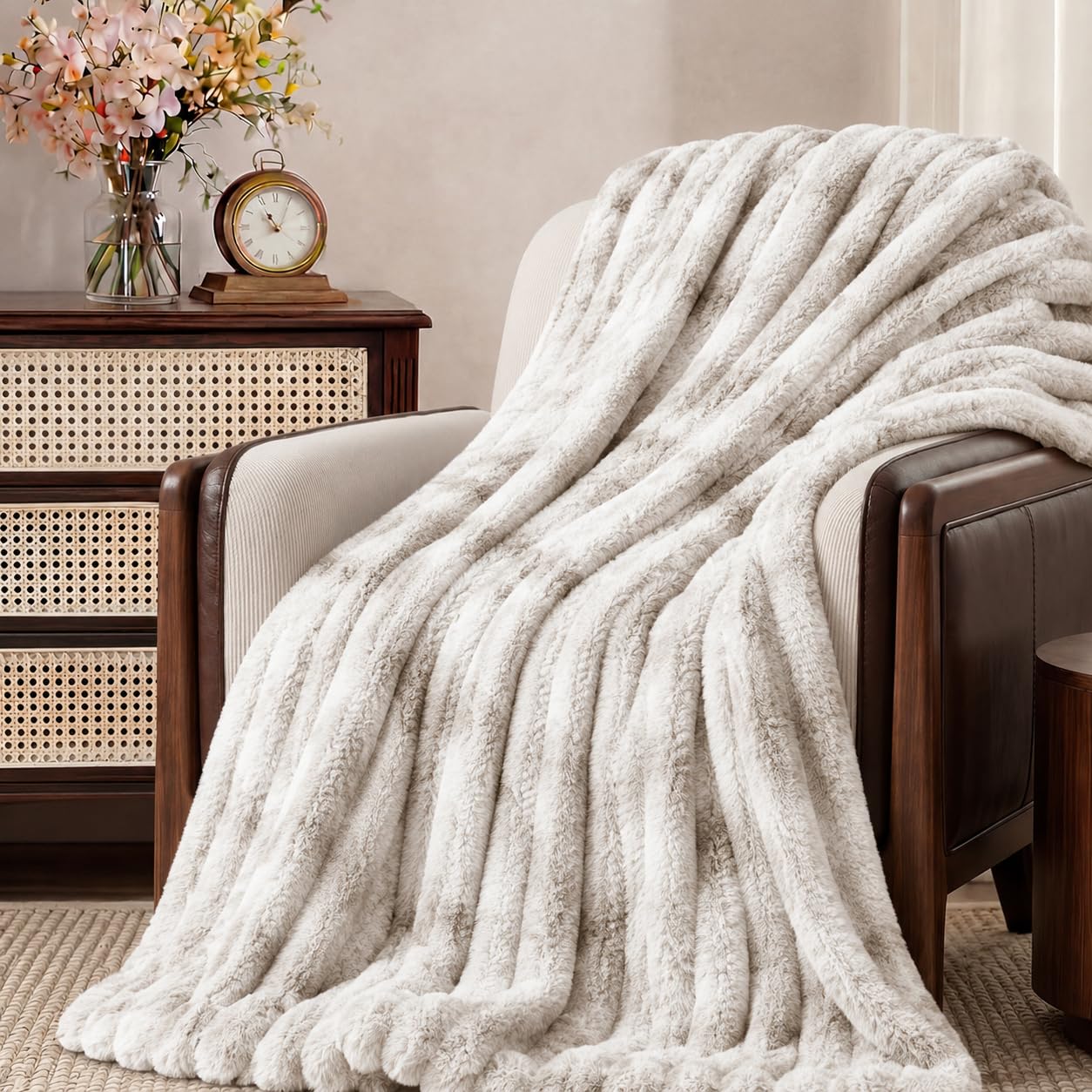 Cortina Embossed Fur Blanket Single Size -Embossed Soft and Warm Decorative Fuzzy Blankets – Cozy, Fluffy, Plush Lightweight Throw Blankets for Couch, Bed, Sofa(Grey, 150x200 CMs)-image-47