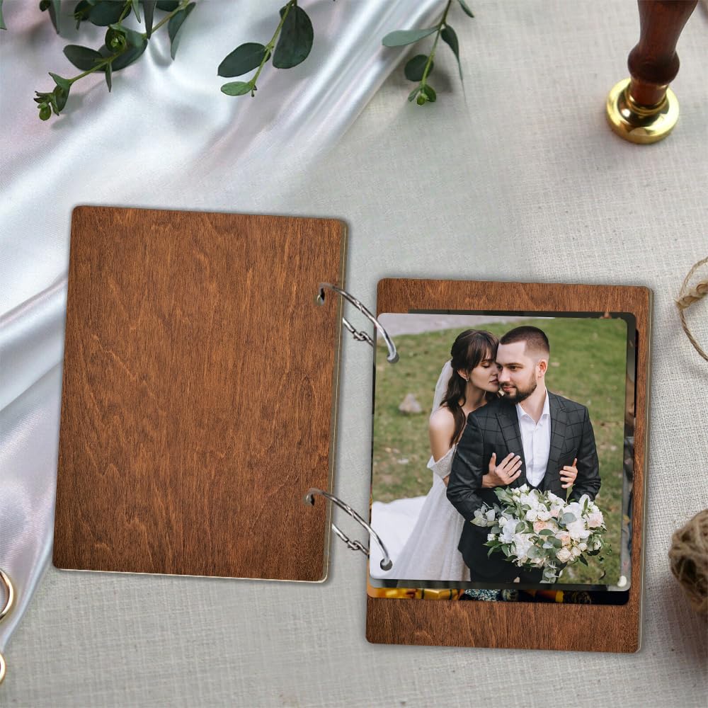 La Boda Soporte para tarjetas de boda con hebillas de metal, soporte de madera para tarjetas de felicitación, almacenamiento y organización de tarjetas de historia de amor, cumpleaños, día festivo