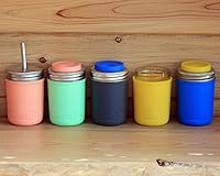 Vista 5 de Mason Jar Lifestyle - Tapas de silicona para beber con bandas de acero inoxidable a prueba de óxido (paquete de 2, gris carbón, boca regular)