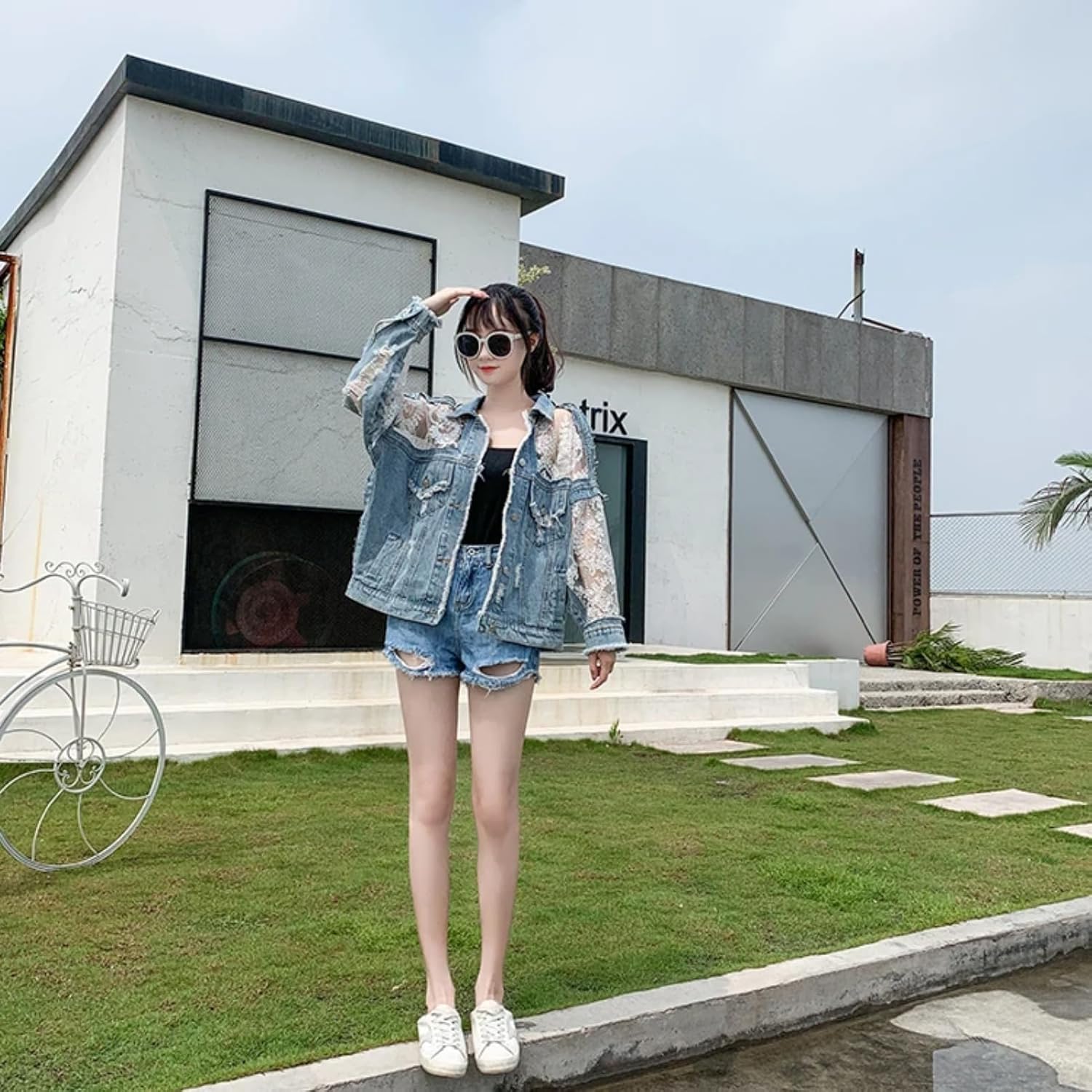 Dawery Spring Streetwear Lace Patchwork Denim Jacket Women Embroidery Summer Patchwork Loose Jean Sunscreen Coat Female