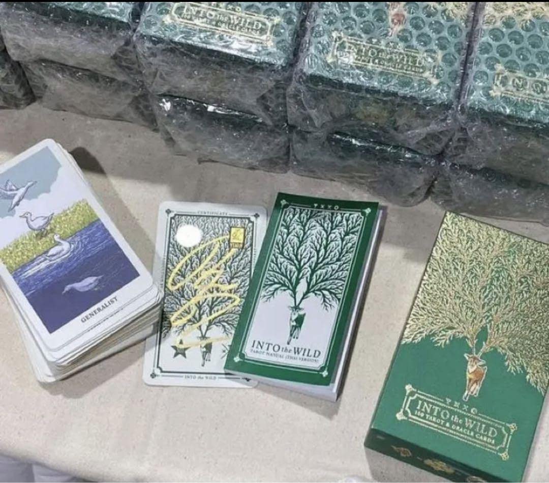 残り1点！新作⭐︎銀縁 アニマル タロット&オラクルカード 100枚入り ルナラピンタロットカード[ Lunalapin tarot cards Silver Edge