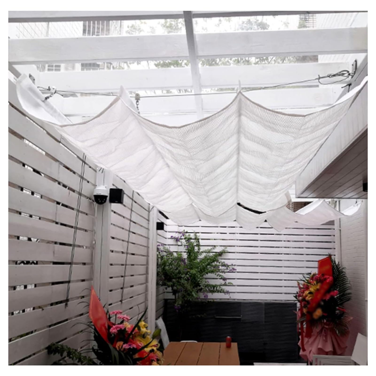 Pergola résistante aux UV et toile ondulée pour éliminer la chaleur du jardin
