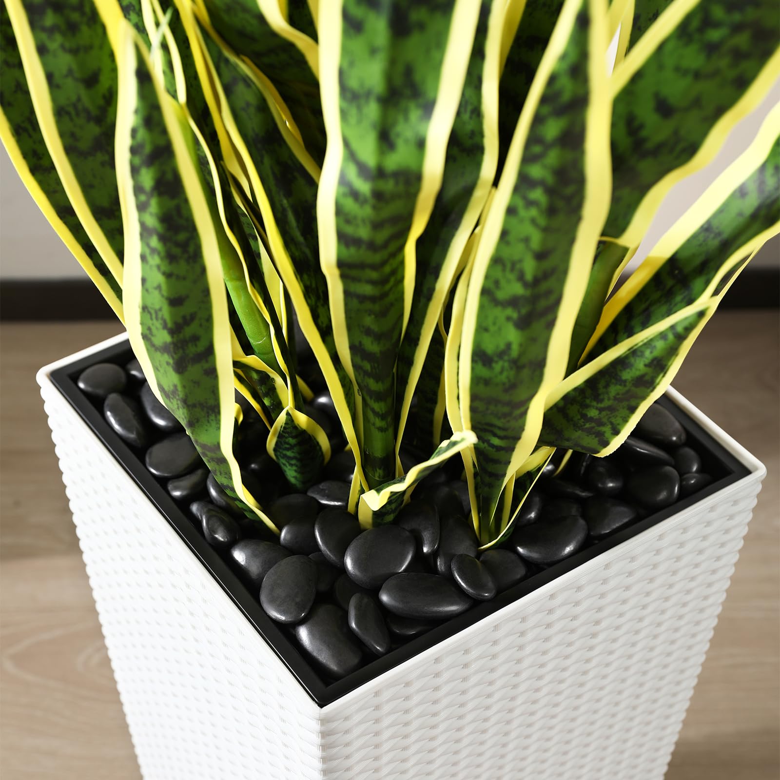 Amazon.de: CROSOFMI Sansevieria Knstlich Gro 120 cm Knstliche Pflanzen  bogenhanf mit Pflanzentopf aus Kunststoff Kunstpflanzen wie Echt fr Balkon  Wohnzimmer Outdoor Deko (Wei)