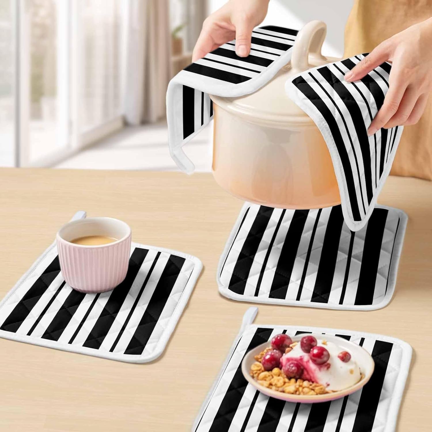 Black Striped Pot Holders for Kitchen Heat Insulation, Modern Art Farmhouse Stripes Potholders Hot Pads with Hanging Loop, Washable Oven Mitts Pot Holder Trivet for Cooking Baking 5 Pack