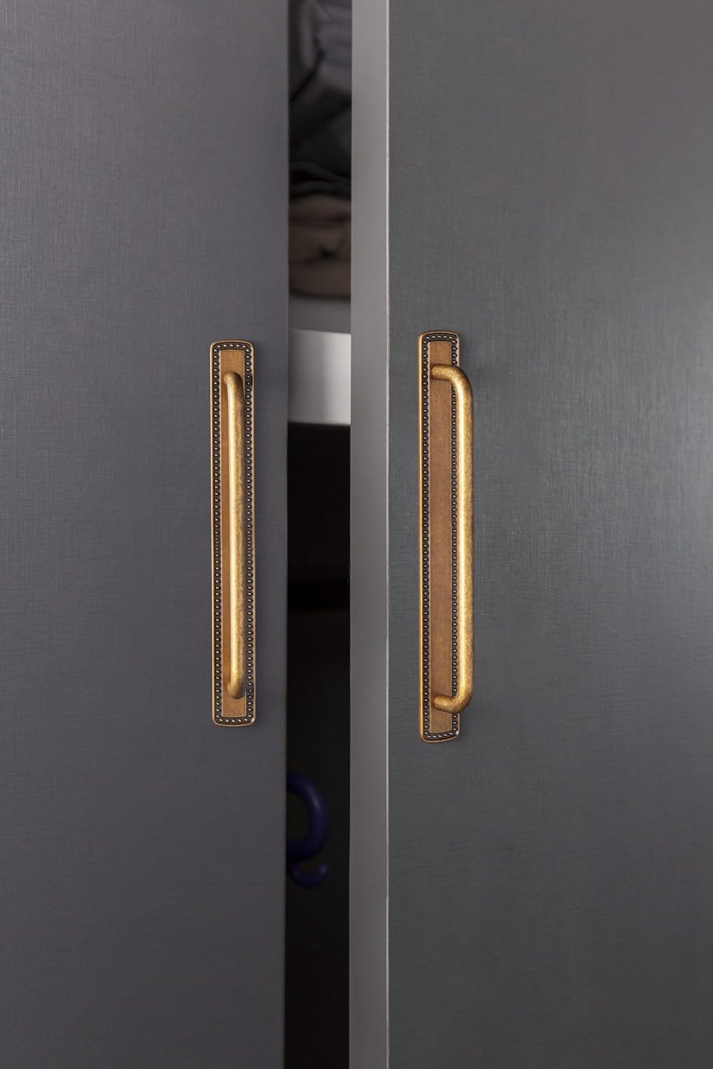 2 Pack Antique Brass Cabinet Pulls with Backplate, Solid Zinc Alloy 7.6'' Hole Centers Drawer Handles, Vintage Style Hardware for Bedroom, Kitchen Cupboard