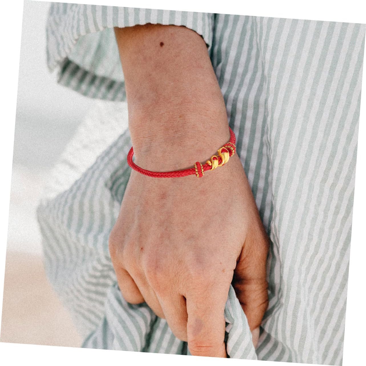 LIFKOME 2pcs Handmade Red String Snake Element Bracelet for Couples Zodiac Snake Charm Durable Braided Design Symbolizing Luck Wisdom Year Celebrations