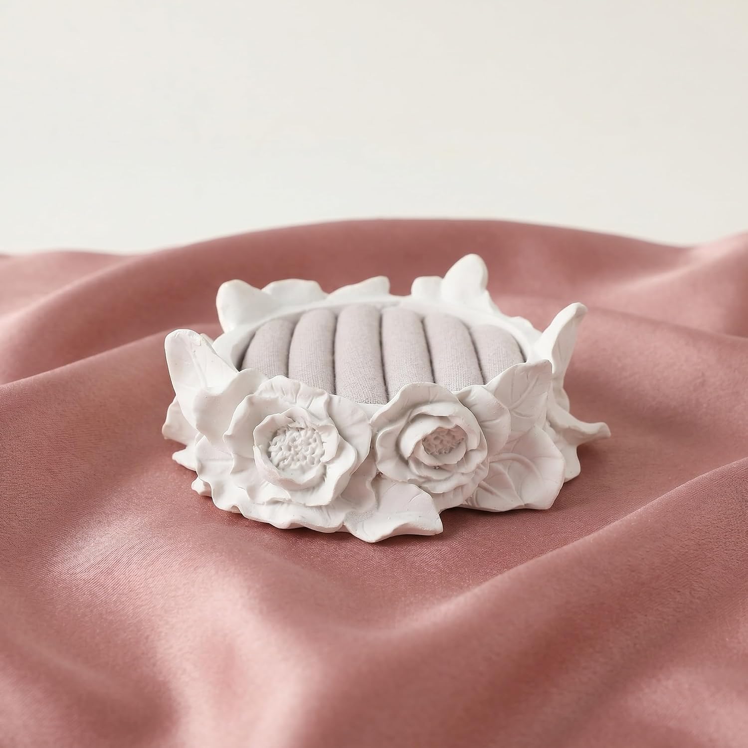 SUPVOX Vintage Flower Jewelry Tray with Embossed Craftsmanship, Resin and Cloth Material, Sturdy Ring and Earring Holder for Home and Bridal Ring Display Tray Setups image 5