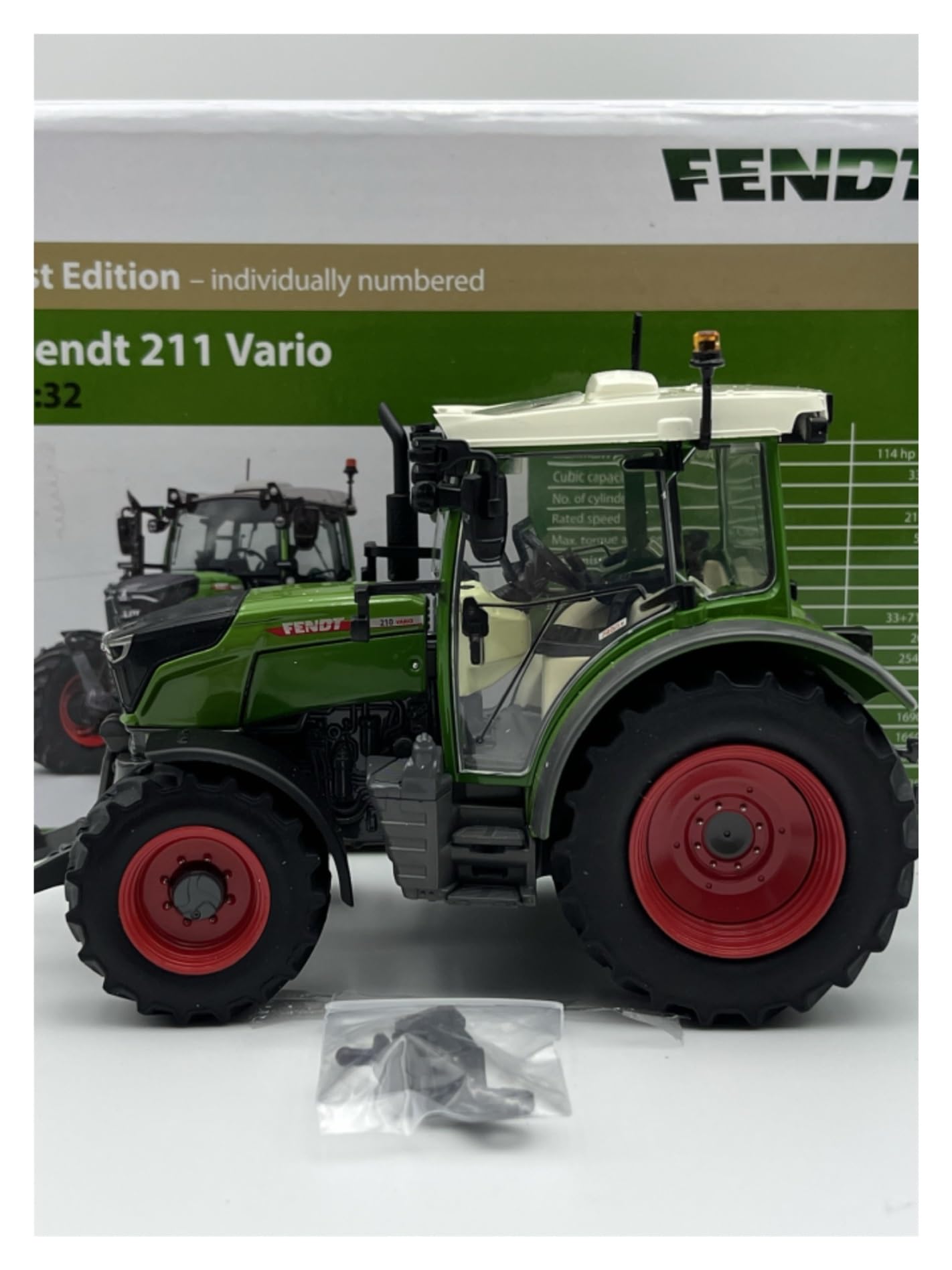 Replica scala in metallo 1 32 per FENDT 210 Vario in lega di lega fattoria camion trattore modello miniatura hobby collezionismo hobby veicoli giochi set