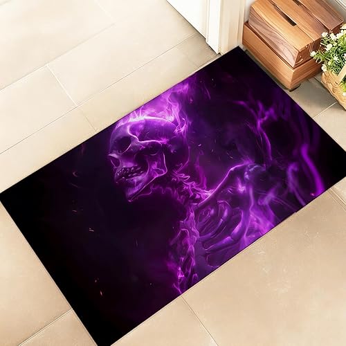 Tapete de puerta de interior con diseño de calavera llameante, elegante tapete de tela no tejida de 17 x 29.5 pulgadas con fuego morado brillante,