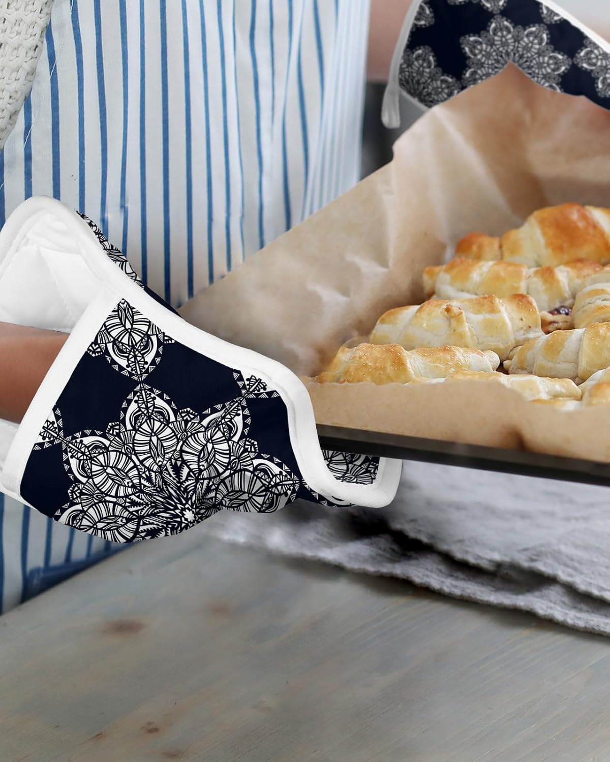 4PCS Pot Holders with Pocket for Kitchen, Boho Mandala Pot Holder Set Heat Insulation Potholders, Black White Flower Line Geometric Abstract Art Oven Mitts Hot Pads for Baking Cooking