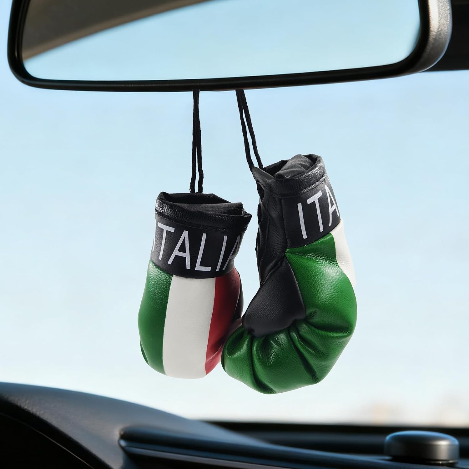 1 Pair Mini Boxing Gloves for Car Mirror, Rear View Mirror Accessories, Auto Mirror Hanging Gloves with Flag Pattern, Auto Decor Charm Universal for SUV Caravan Pickup (Italy)
