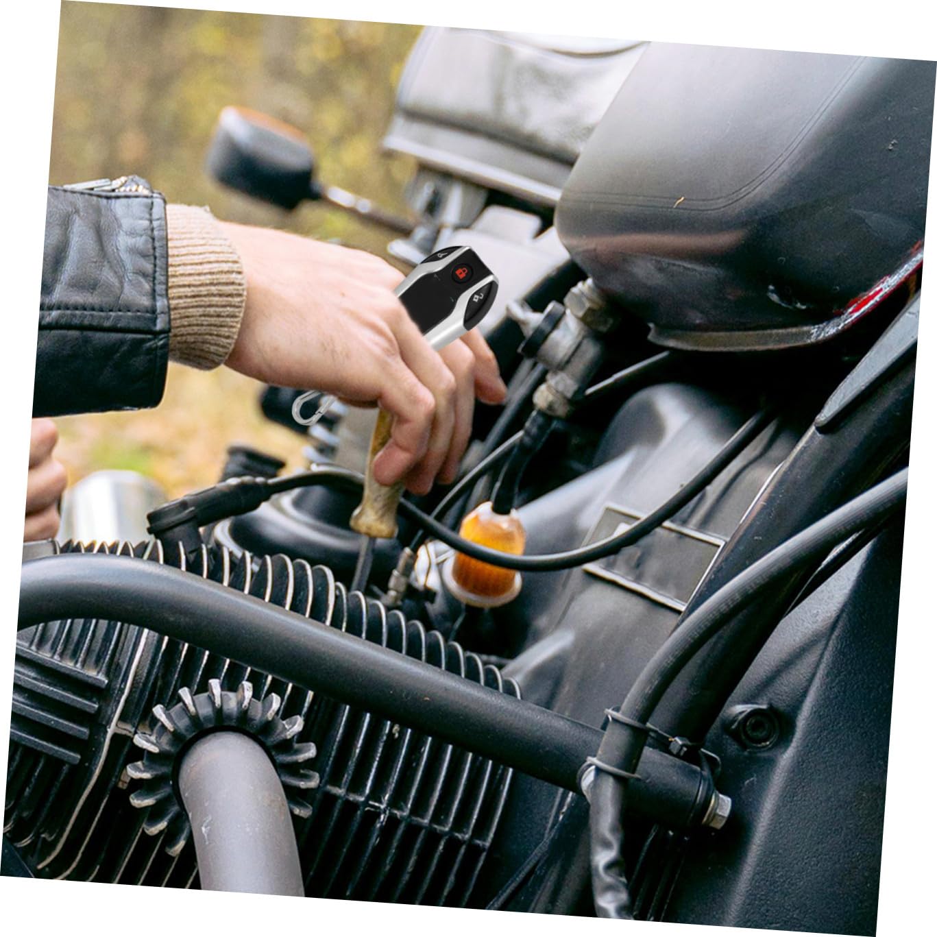 Kit Antifurto per Moto Allarme Bidirezionale, Avvio Remoto, Blocco Automatico e Sblocco, Materiale Plastico, Telecomando Incluso, Sicurezza Potenziata per Motocicletta