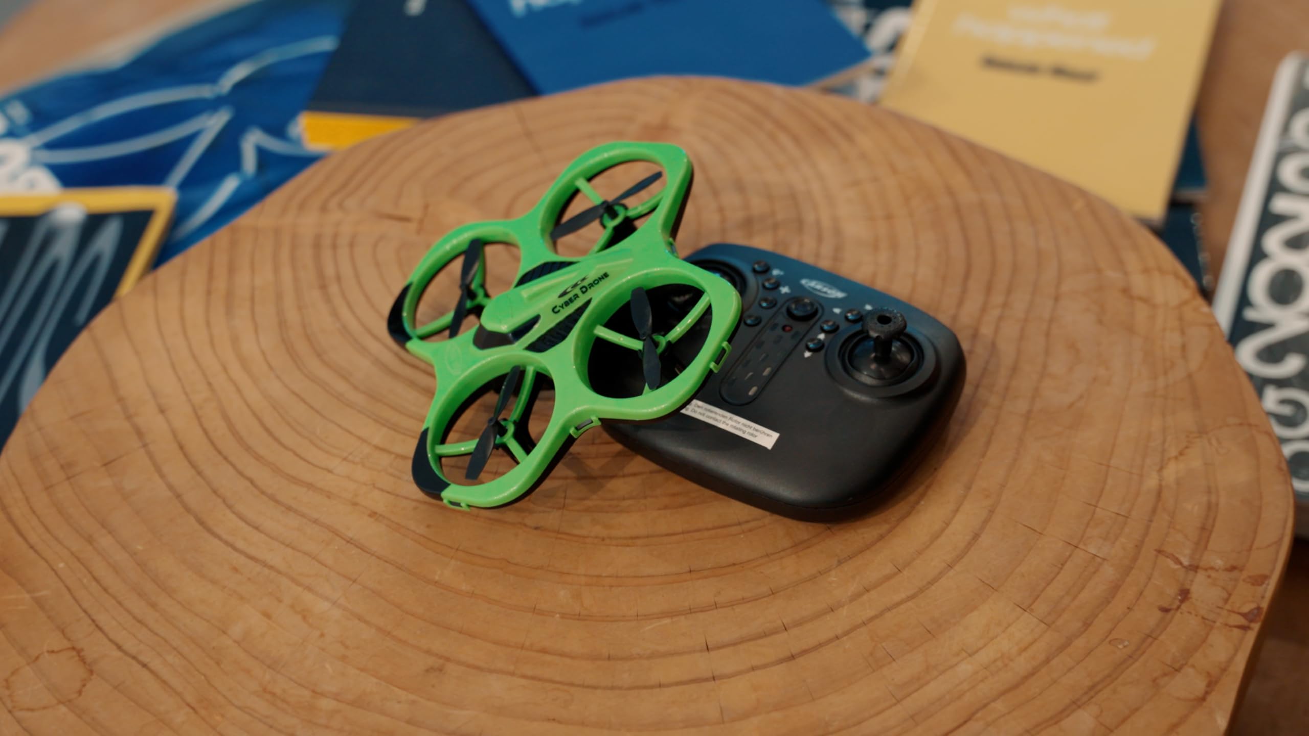 Carson Cyber Drone IR RTF – quadricottero RC con funzione Flip a 360°, modalità Headless, stabilizzazione giroscopica, illuminazione LED, drone radiocomandato, verde