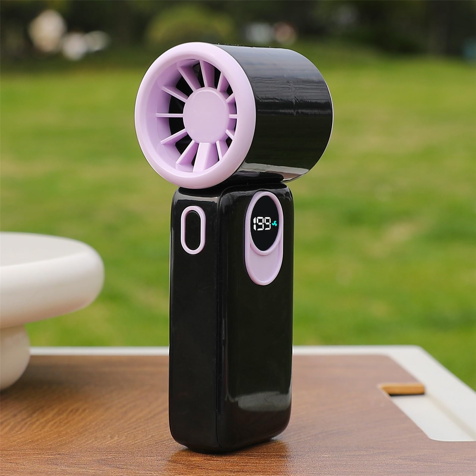Mini ventilateur de bureau USB portable noir pour rester au frais en travaillant chez soi
