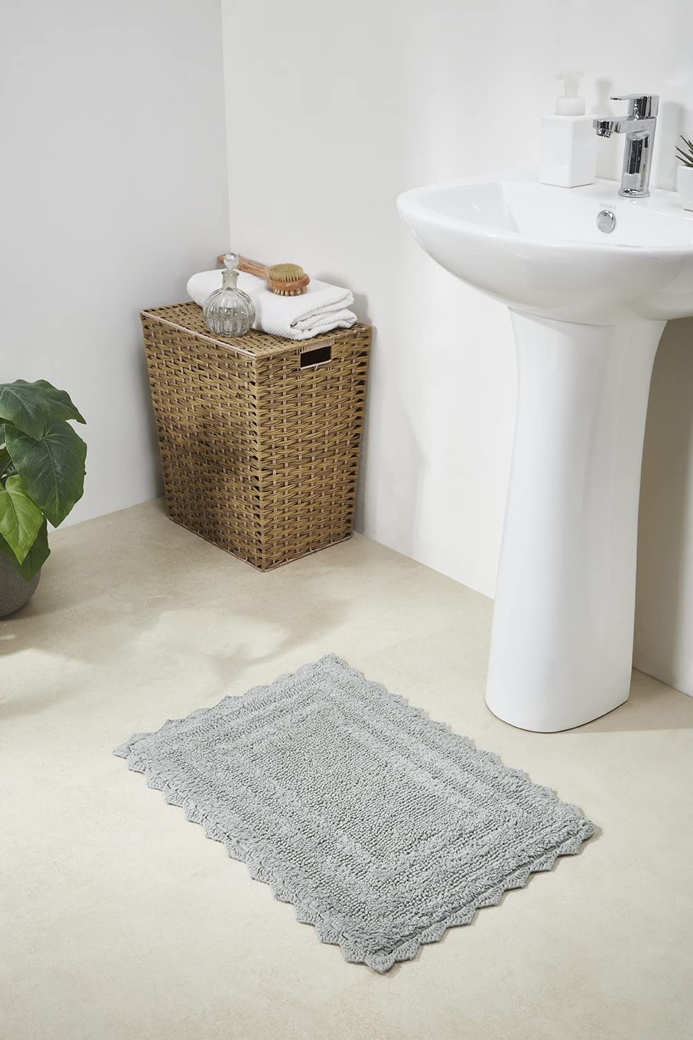 Better Trends Lilly Crochet Collection - Juego de 2 alfombras de baño 100% algodón (17 x 24 pulgadas | 17 x 24 pulgadas) en color gris