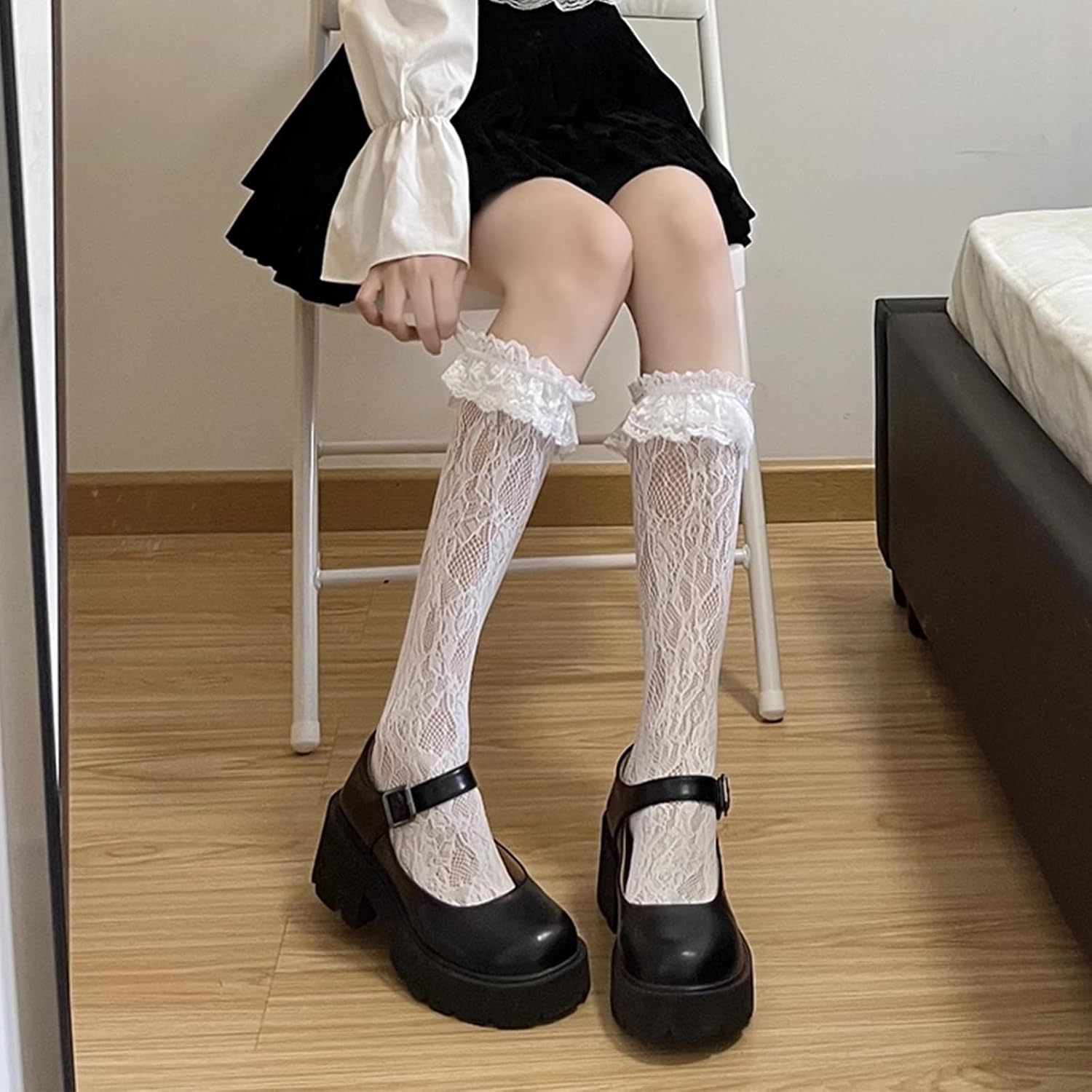 4 Pairs Womens Lace Ankle Socks Sexy Mesh Lace Trim Lolita Sock Women Frilly Lace Ankle Ruffle Socks for All Kinds of Parties Tea Parties Match With All Kinds of Shoes