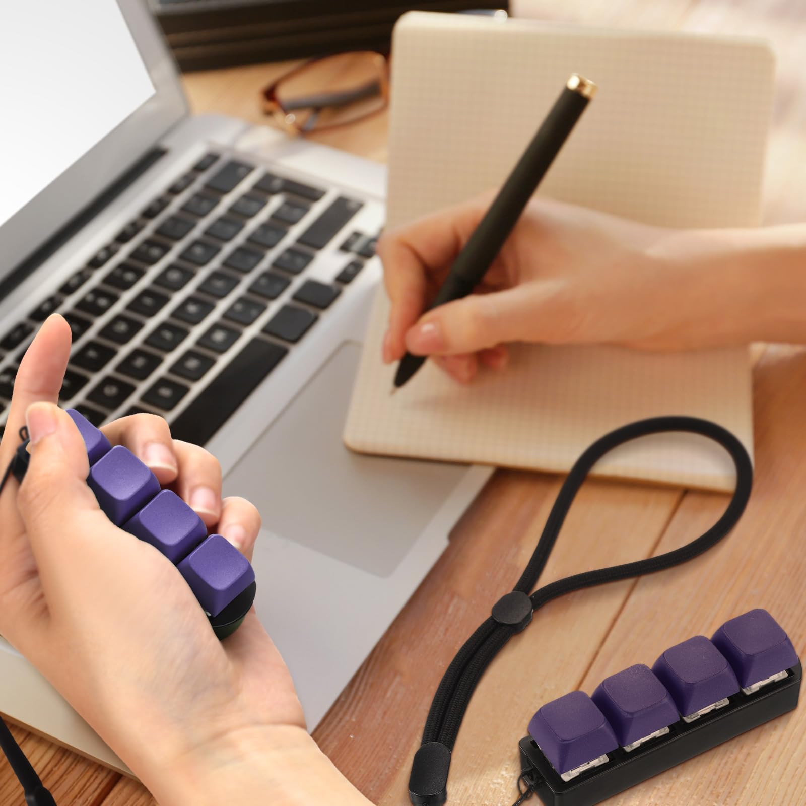 Muzrunq – Clavier Fidget 4 Touches – Porte-clés Avec Chaîne – Anti-stress Silencieux – Lot De 2