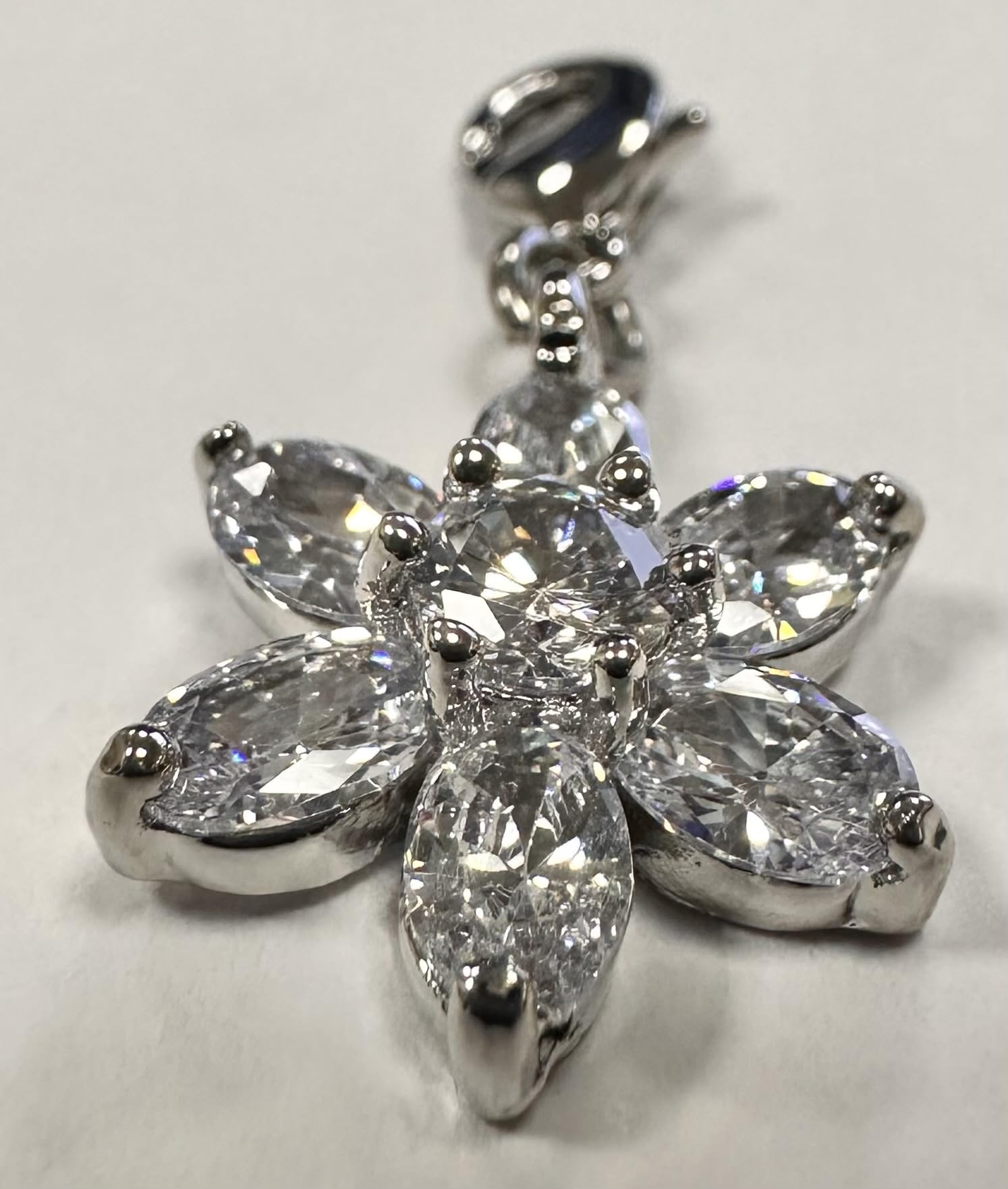 Quiges Charm con Cierre Plateado Flor de Zirconia Transparente Abalorios Joyería de Mujer
