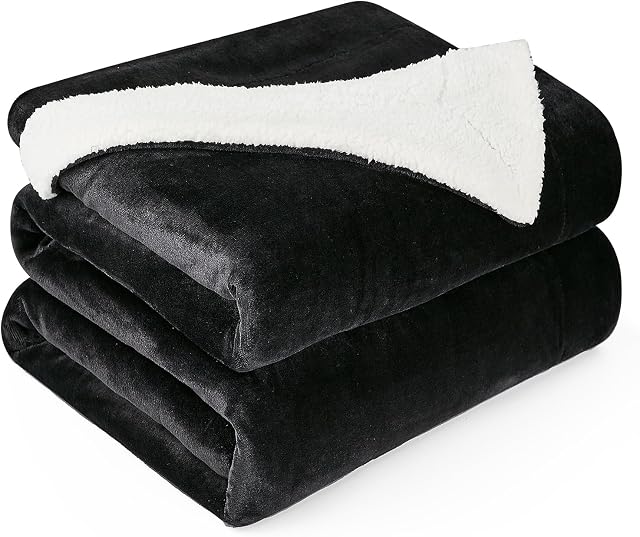 Hansleep Sherpa Fleece Throw Blanket, Fluffy Blanket Sofa Throw, Thick Warm Blankets for Winter, 130x150cm, Black & White
