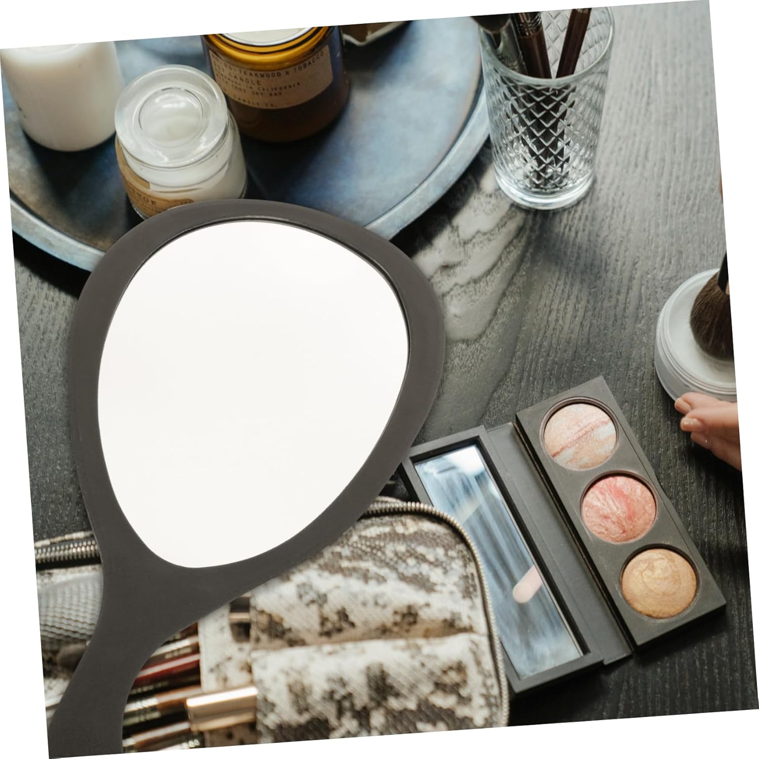 Handheld Round Makeup Mirror Handle 1-Piece Travel Cosmetic Mirror Portable Beauty Tool for Hairdressers and Makeup Artists Compact Design